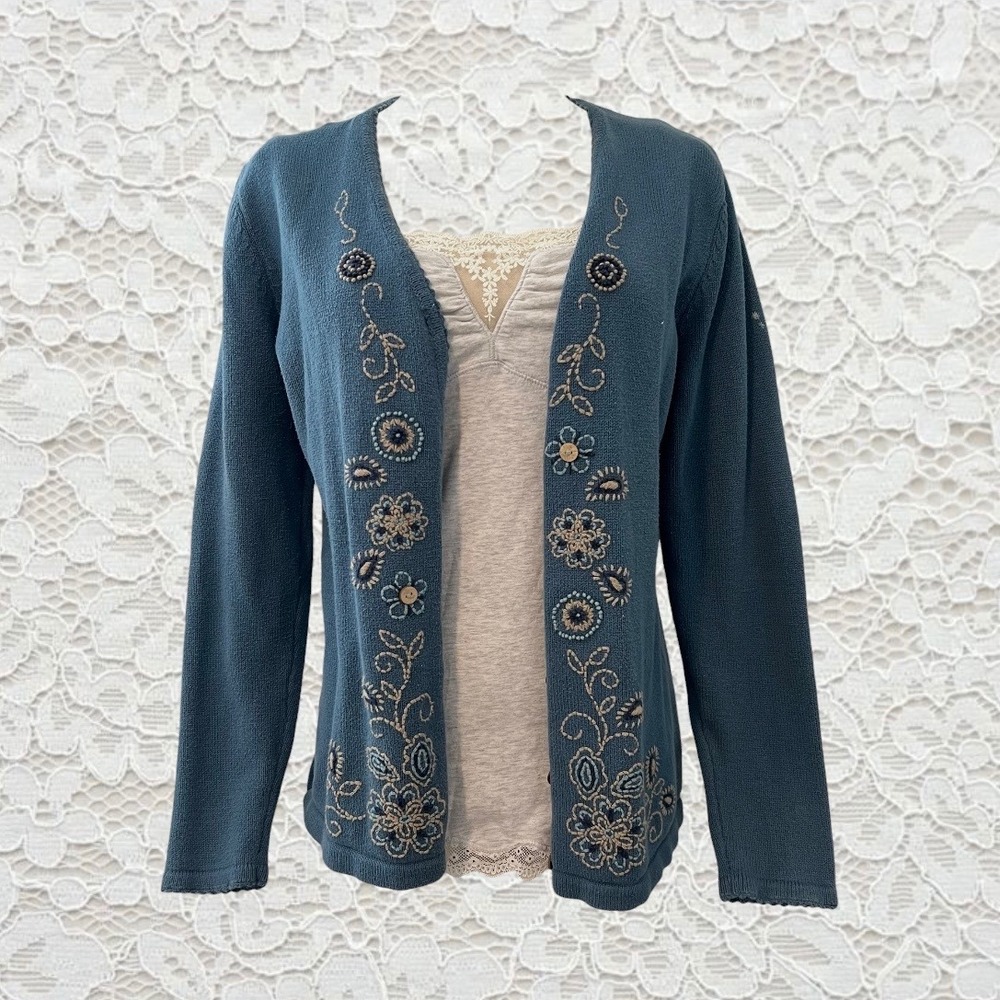 vintage blue‎ embroidered cardigan  with cute button flowers